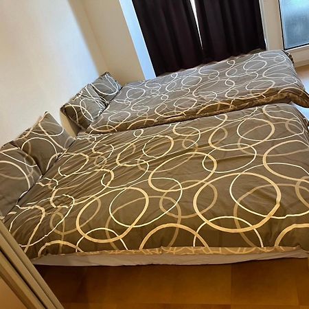 ２ Beds. Comfortable . Dotonbori / Kuromon Market. 오사카 외부 사진