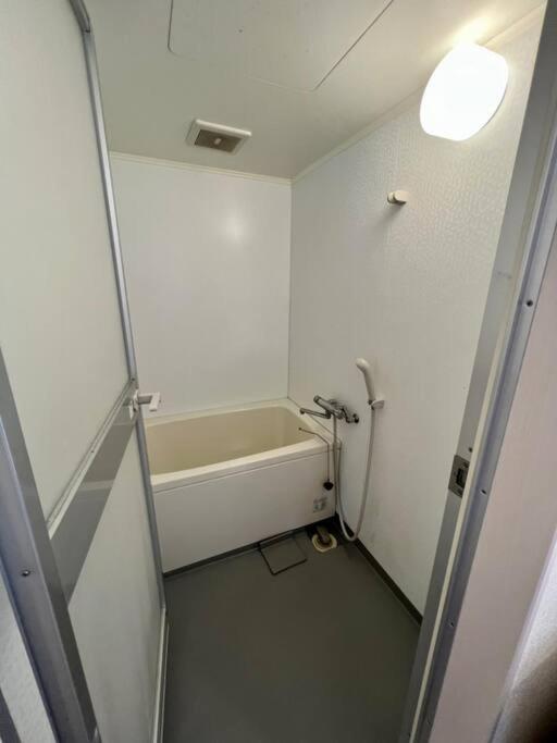 ２ Beds. Comfortable . Dotonbori / Kuromon Market. 오사카 외부 사진