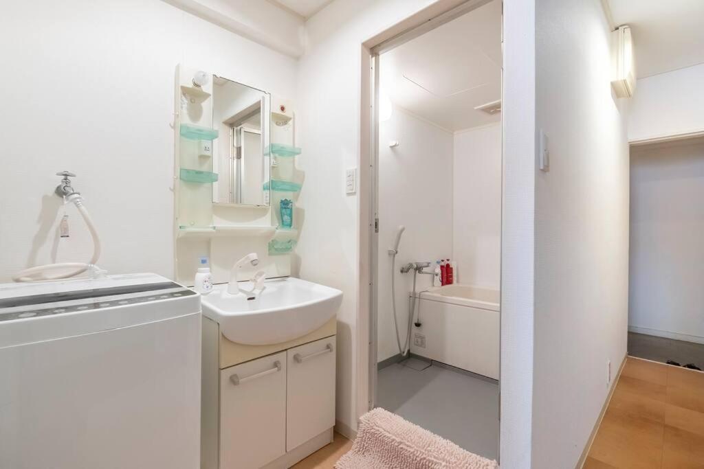 ２ Beds. Comfortable . Dotonbori / Kuromon Market. 오사카 외부 사진