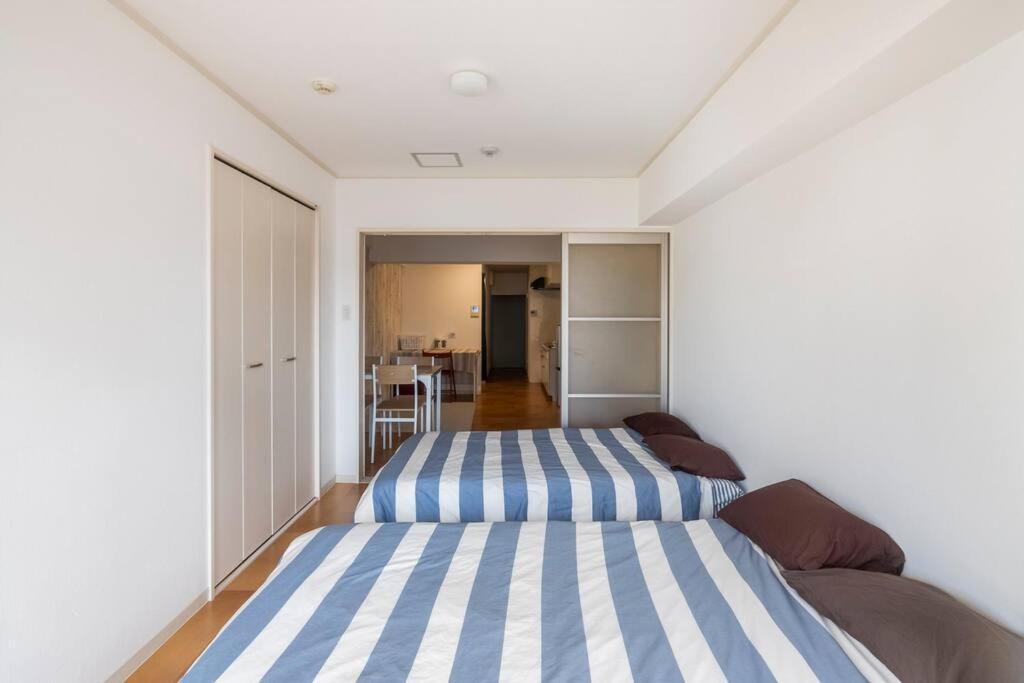 ２ Beds. Comfortable . Dotonbori / Kuromon Market. 오사카 외부 사진
